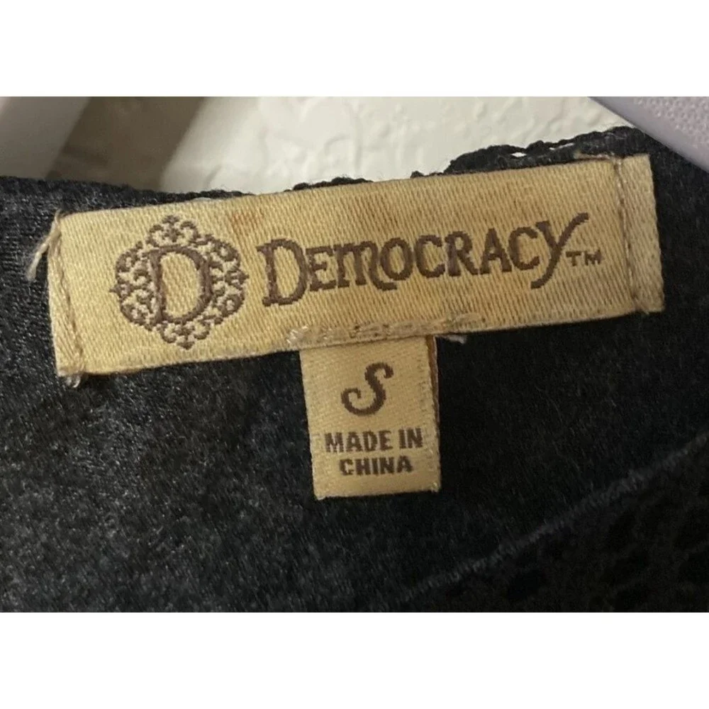 Democracy Top Black Lace Over Gray Soft Cotton Raglan color block asymetric Sz S - Picture 6 of 6